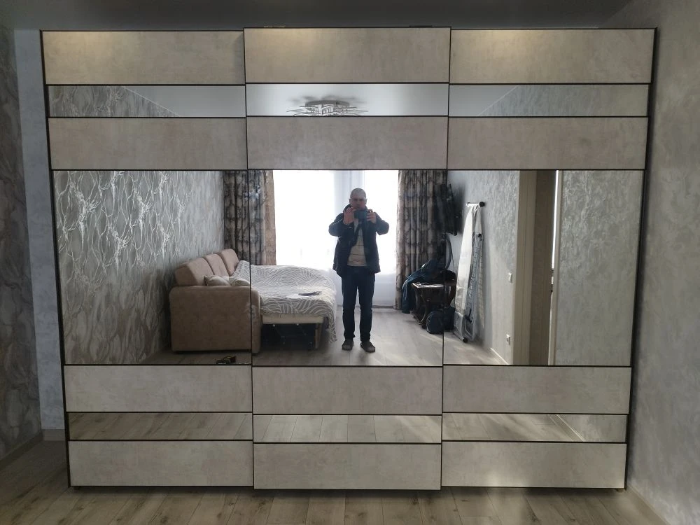 Шкаф купе в гостиную