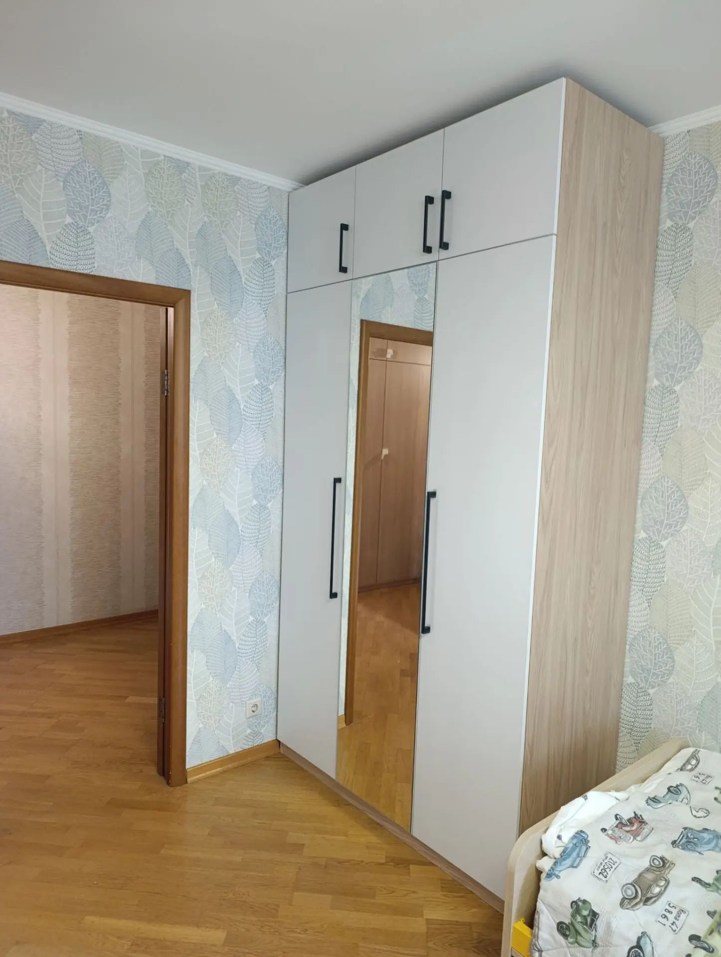 Мебель в детскую комнату и прихожую
