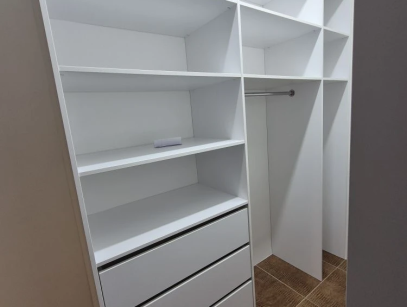 Гардеробная и ТВ зона