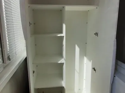 Распашной шкаф на балкон