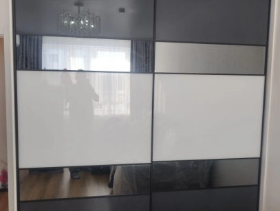 Шкаф купе зеркальный в спальню