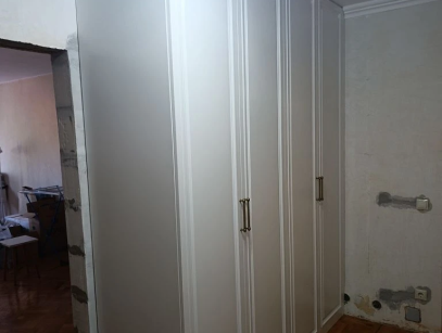 Распашной шкаф в прихожую